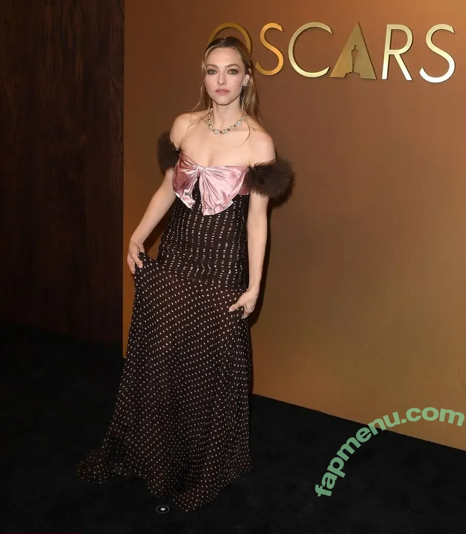 Amanda Seyfried nude photo #0994 (AmandaSeyfried / mingey)