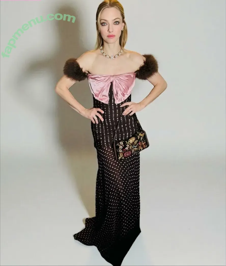 Amanda Seyfried nude photo #0997 (AmandaSeyfried / mingey)