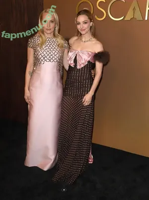 Amanda Seyfried / AmandaSeyfried / mingey nude photo #1016