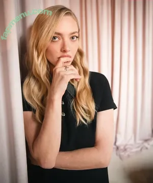 Amanda Seyfried / AmandaSeyfried / mingey nude photo #1054