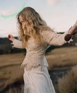 Amanda Seyfried / AmandaSeyfried / mingey nude photo #1267