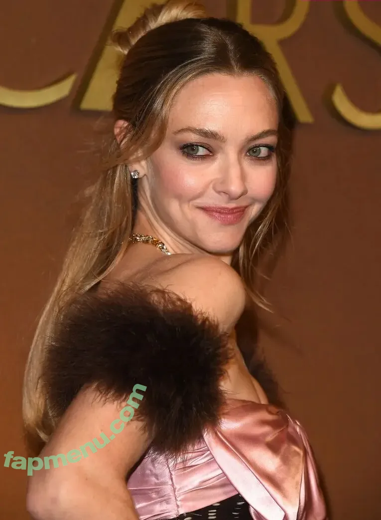 Amanda Seyfried nude photo #1003 (AmandaSeyfried / mingey)