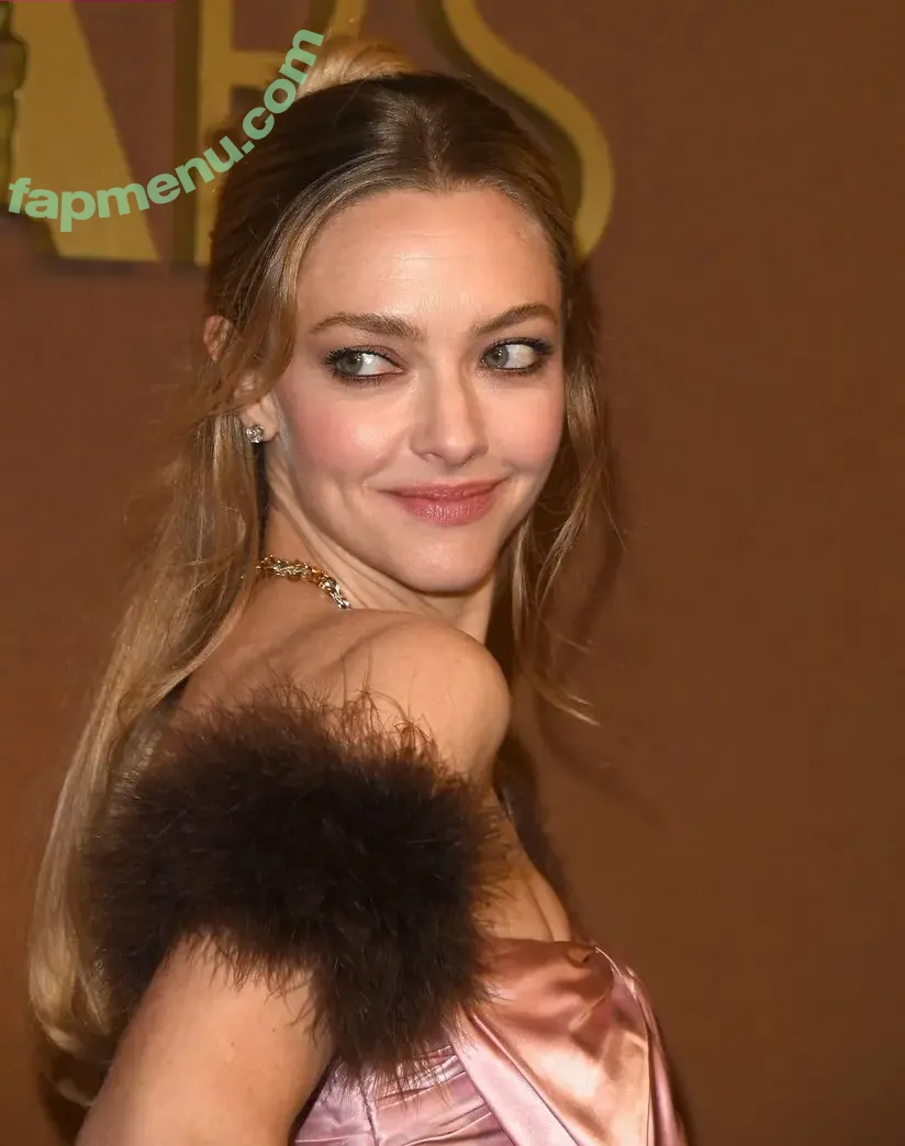 Amanda Seyfried nude photo #1004 (AmandaSeyfried / mingey)