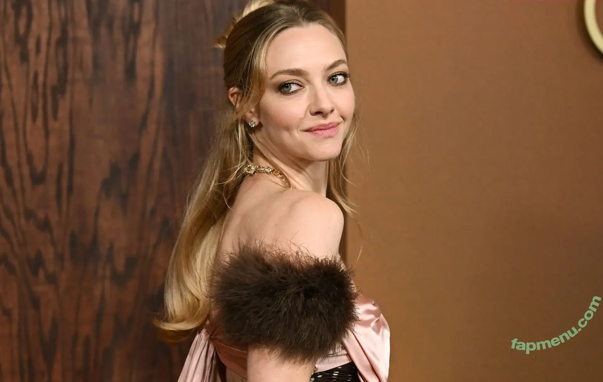 Amanda Seyfried nude photo #1005 (AmandaSeyfried / mingey)