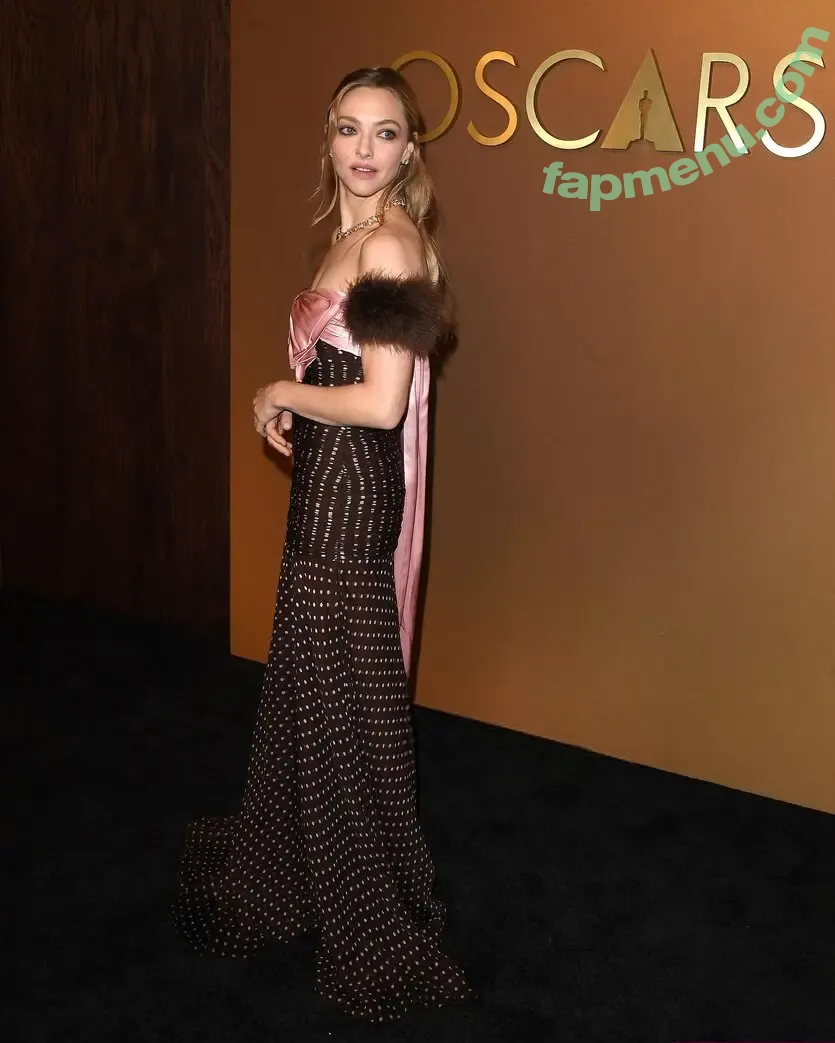 Amanda Seyfried nude photo #1013 (AmandaSeyfried / mingey)
