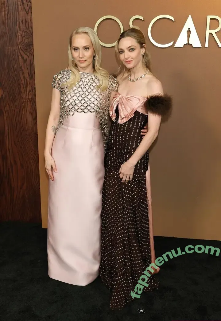 Amanda Seyfried nude photo #1018 (AmandaSeyfried / mingey)