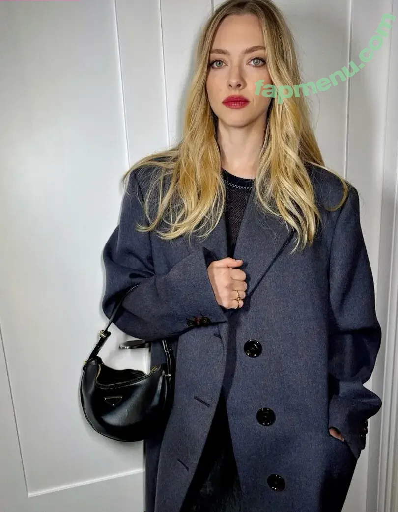 Amanda Seyfried nude photo #1038 (AmandaSeyfried / mingey)