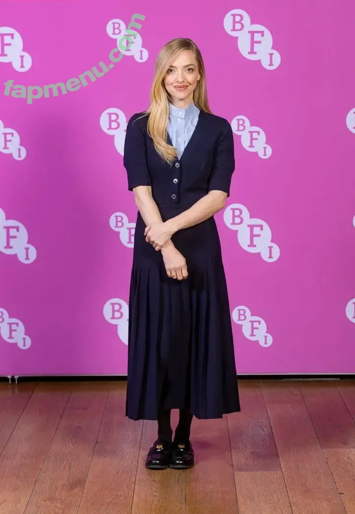 Amanda Seyfried nude photo #1047 (AmandaSeyfried / mingey)