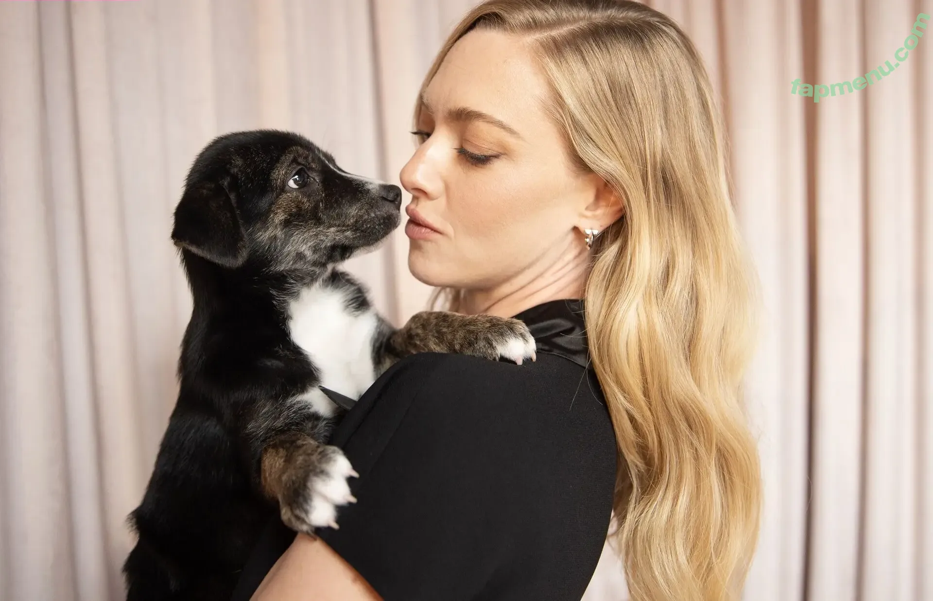 Amanda Seyfried nude photo #1051 (AmandaSeyfried / mingey)