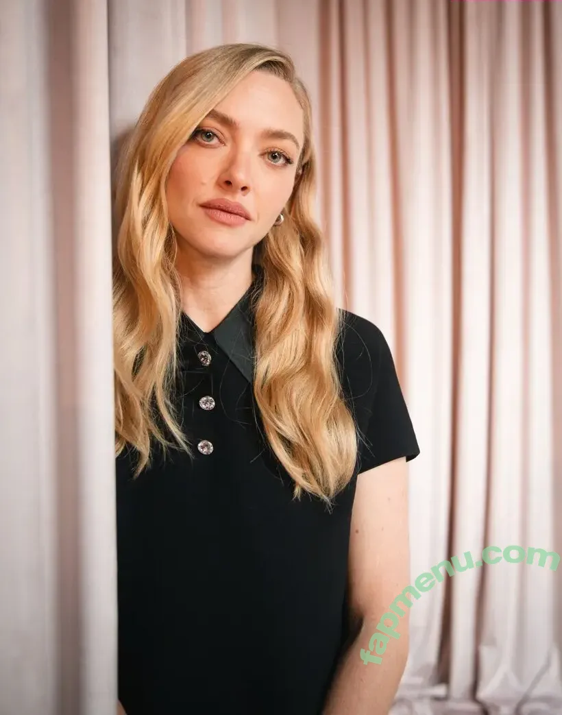 Amanda Seyfried nude photo #1053 (AmandaSeyfried / mingey)
