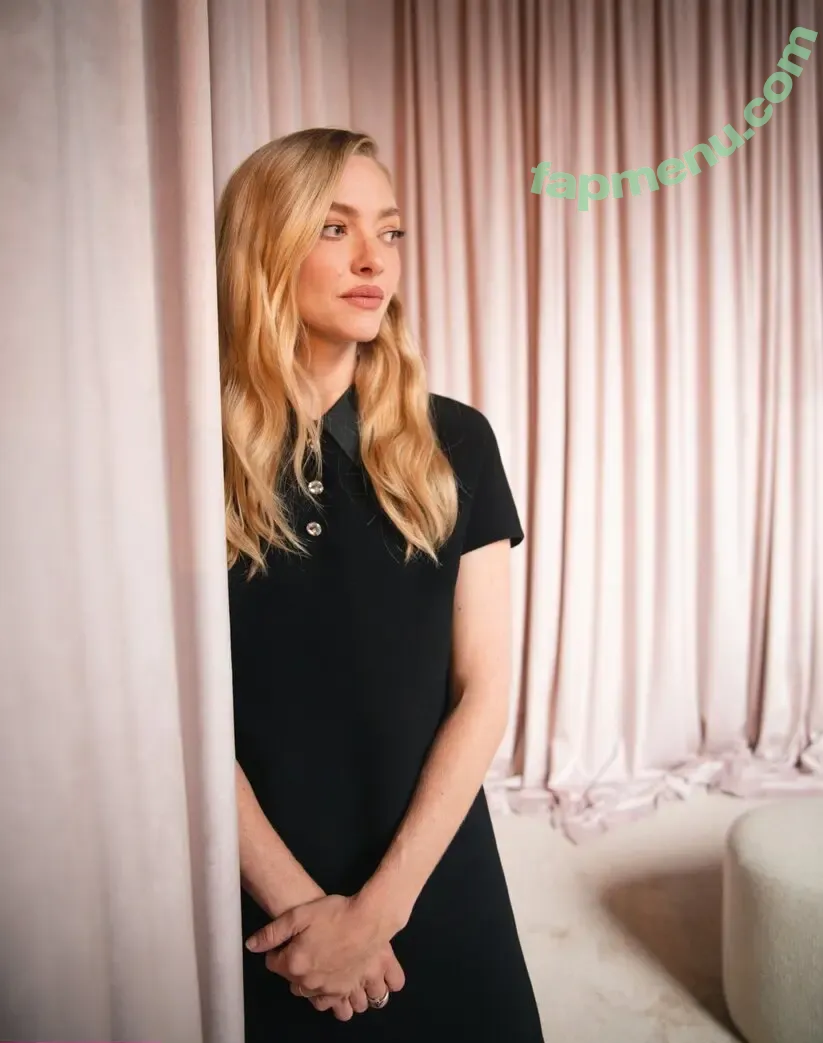 Amanda Seyfried nude photo #1057 (AmandaSeyfried / mingey)