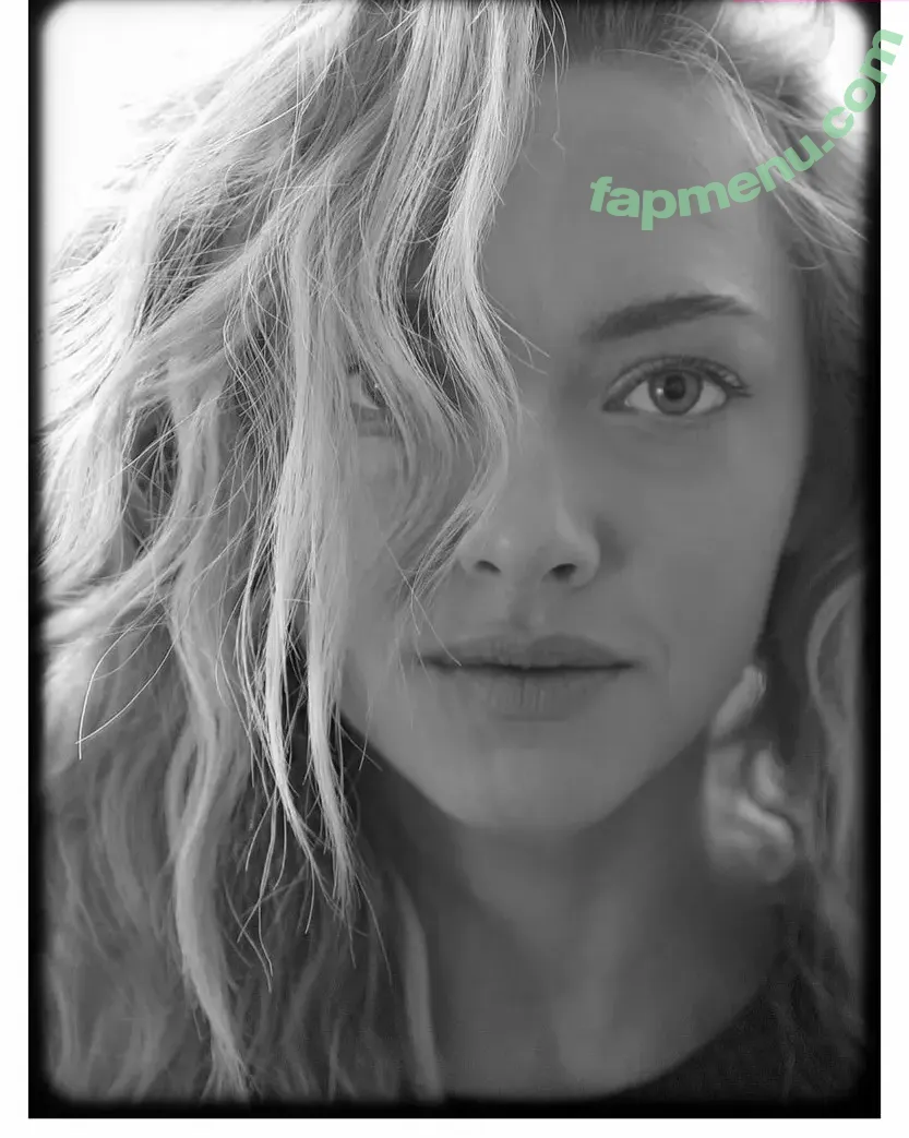 Amanda Seyfried nude photo #1060 (AmandaSeyfried / mingey)