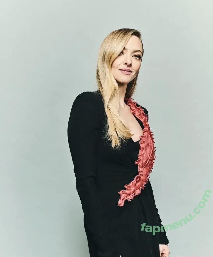 Amanda Seyfried nude photo #1089 (AmandaSeyfried / mingey)