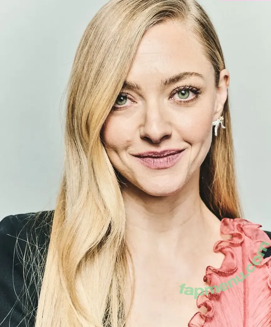 Amanda Seyfried nude photo #1093 (AmandaSeyfried / mingey)