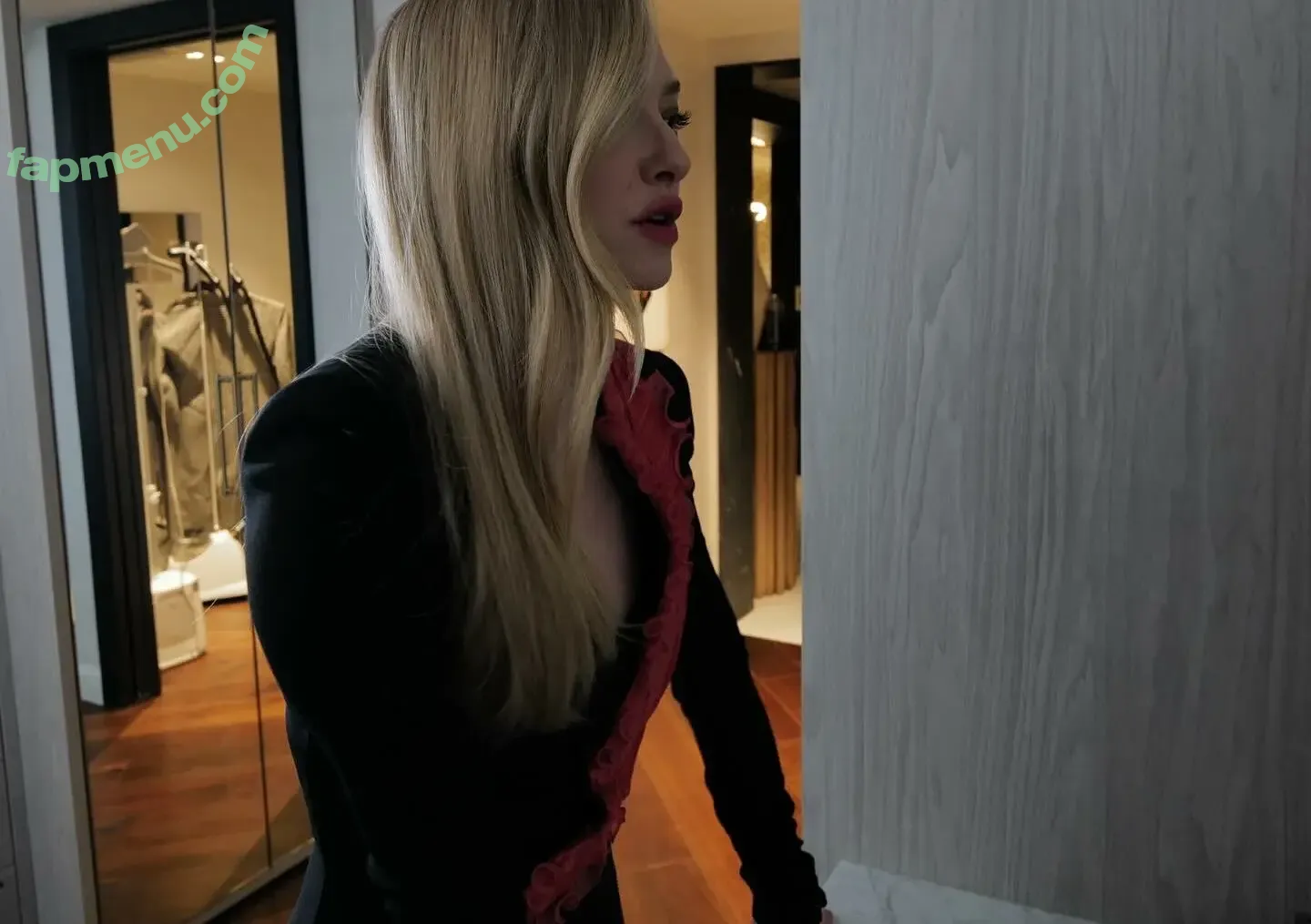 Amanda Seyfried nude photo #1096 (AmandaSeyfried / mingey)