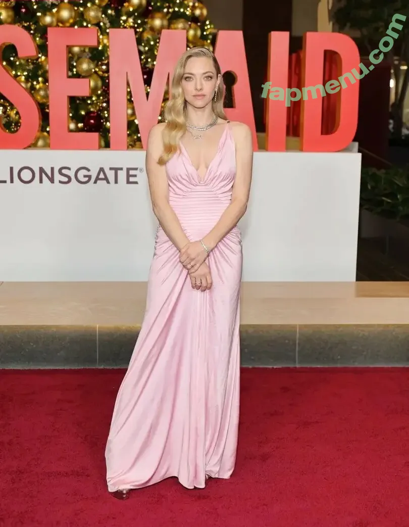 Amanda Seyfried nude photo #1100 (AmandaSeyfried / mingey)