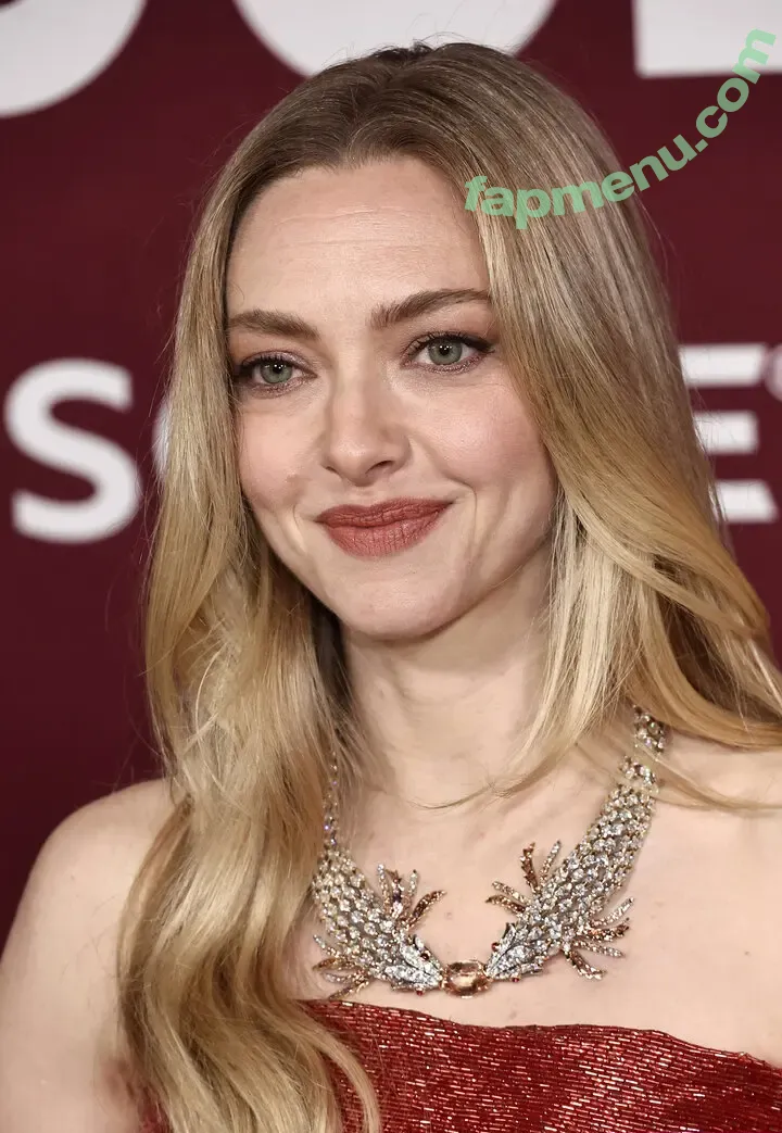 Amanda Seyfried nude photo #1189 (AmandaSeyfried / mingey)