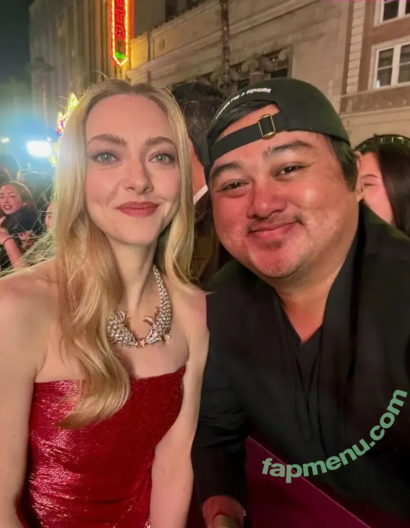 Amanda Seyfried nude photo #1216 (AmandaSeyfried / mingey)