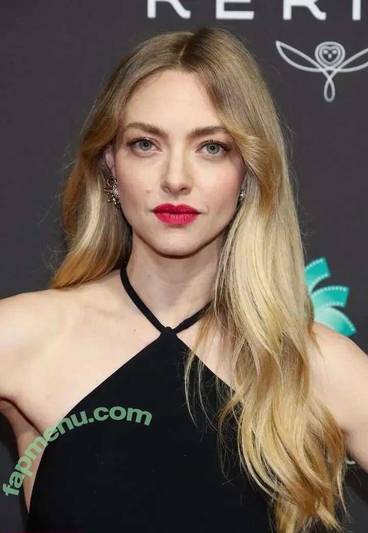 Amanda Seyfried nude photo #1246 (AmandaSeyfried / mingey)