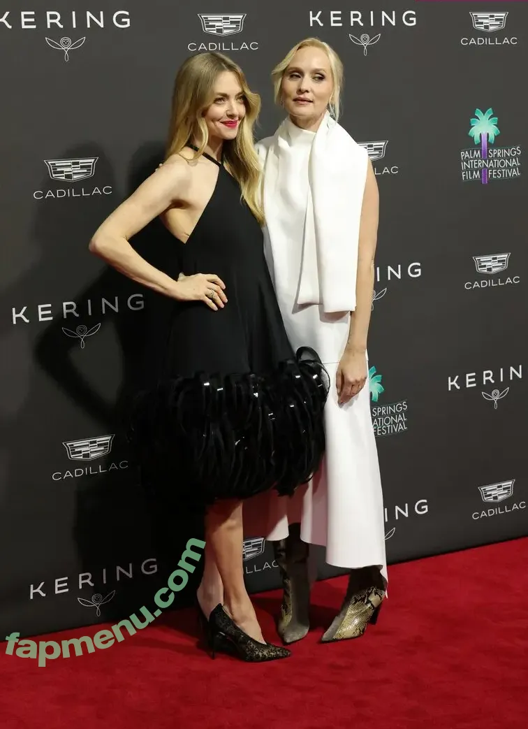 Amanda Seyfried nude photo #1247 (AmandaSeyfried / mingey)