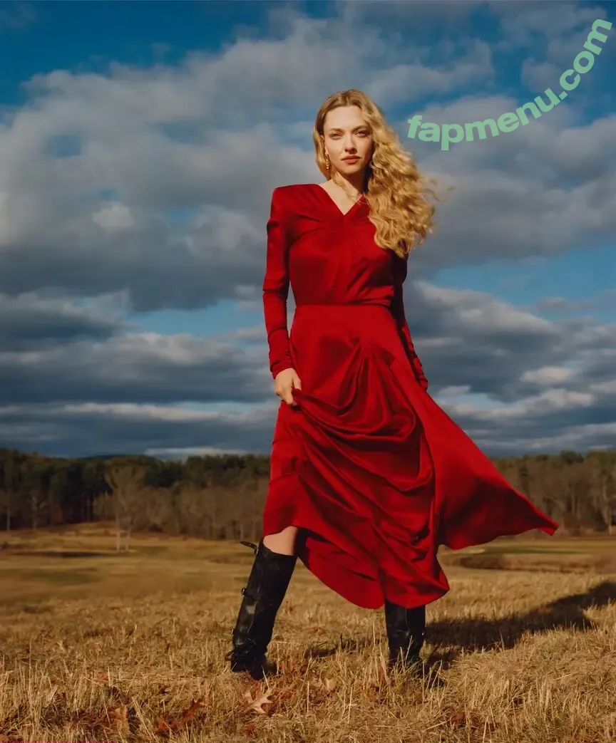 Amanda Seyfried nude photo #1269 (AmandaSeyfried / mingey)