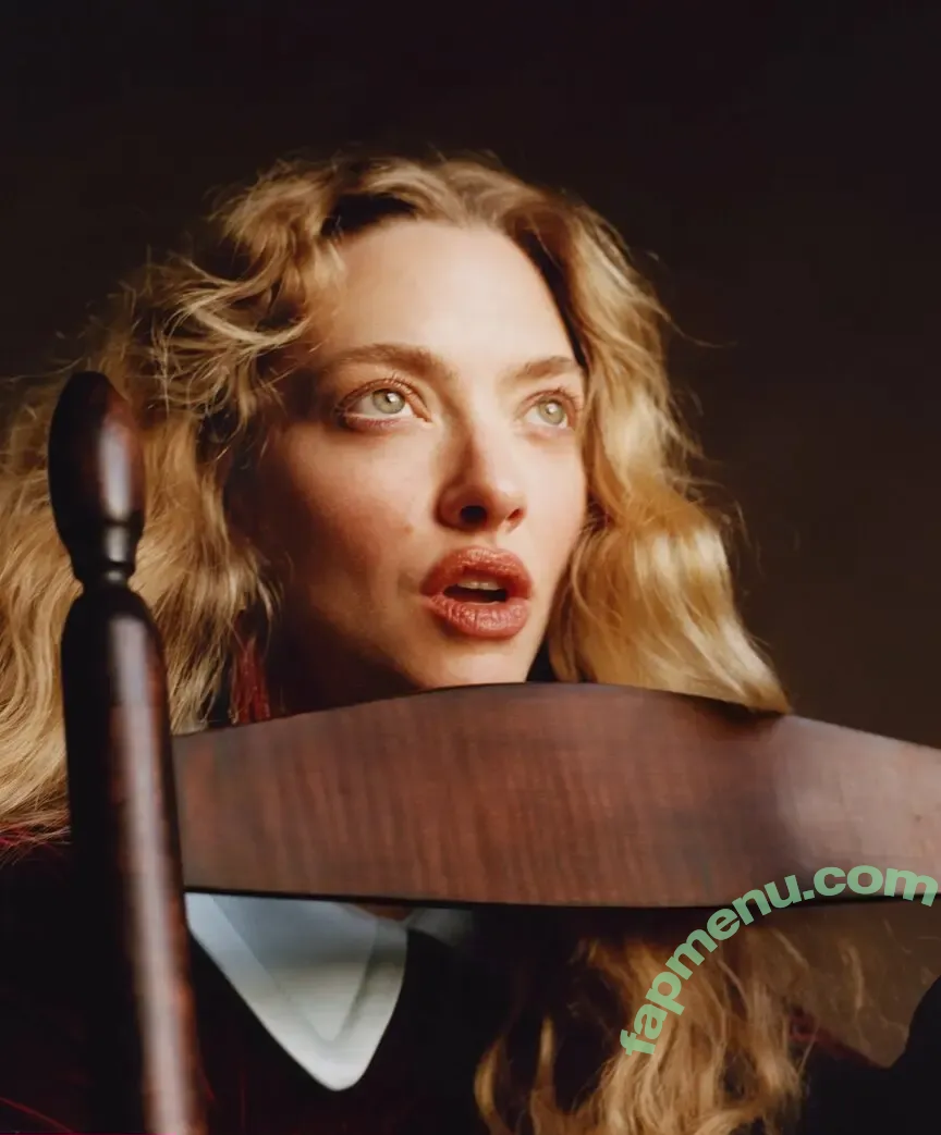 Amanda Seyfried nude photo #1273 (AmandaSeyfried / mingey)