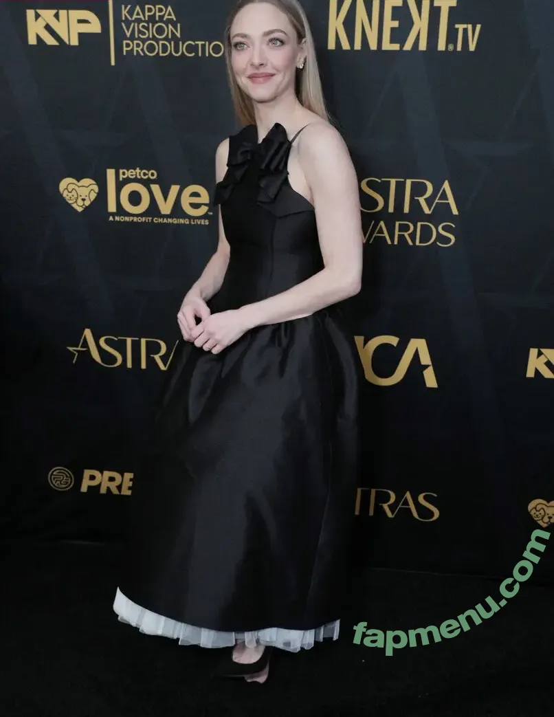 Amanda Seyfried nude photo #1281 (AmandaSeyfried / mingey)