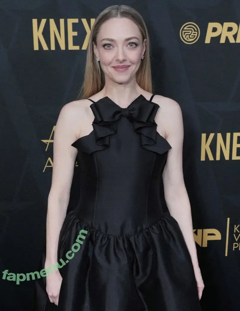 Amanda Seyfried nude photo #1289 (AmandaSeyfried / mingey)