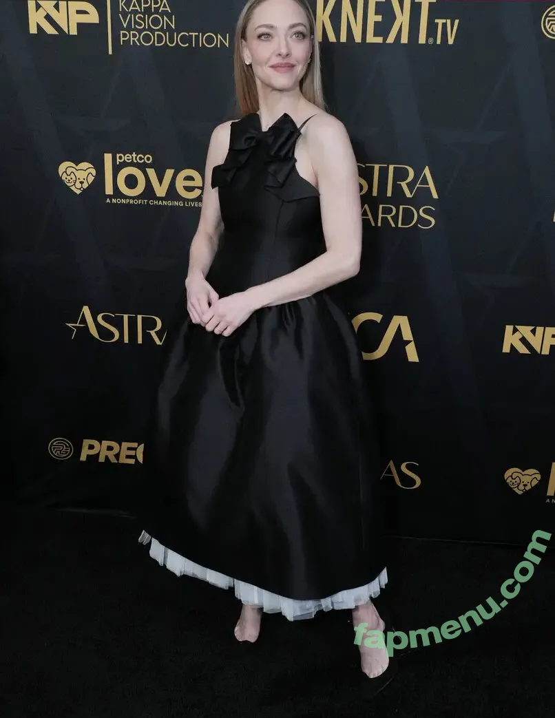 Amanda Seyfried nude photo #1290 (AmandaSeyfried / mingey)