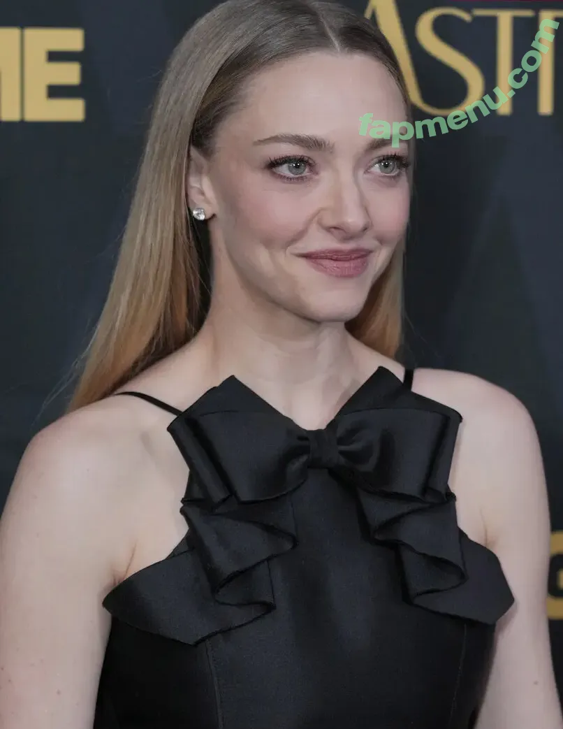 Amanda Seyfried nude photo #1291 (AmandaSeyfried / mingey)