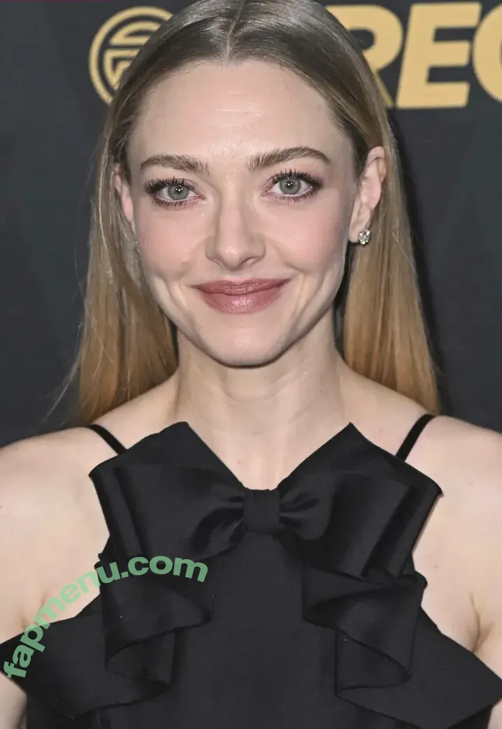 Amanda Seyfried nude photo #1293 (AmandaSeyfried / mingey)