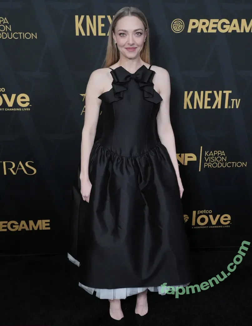 Amanda Seyfried nude photo #1298 (AmandaSeyfried / mingey)