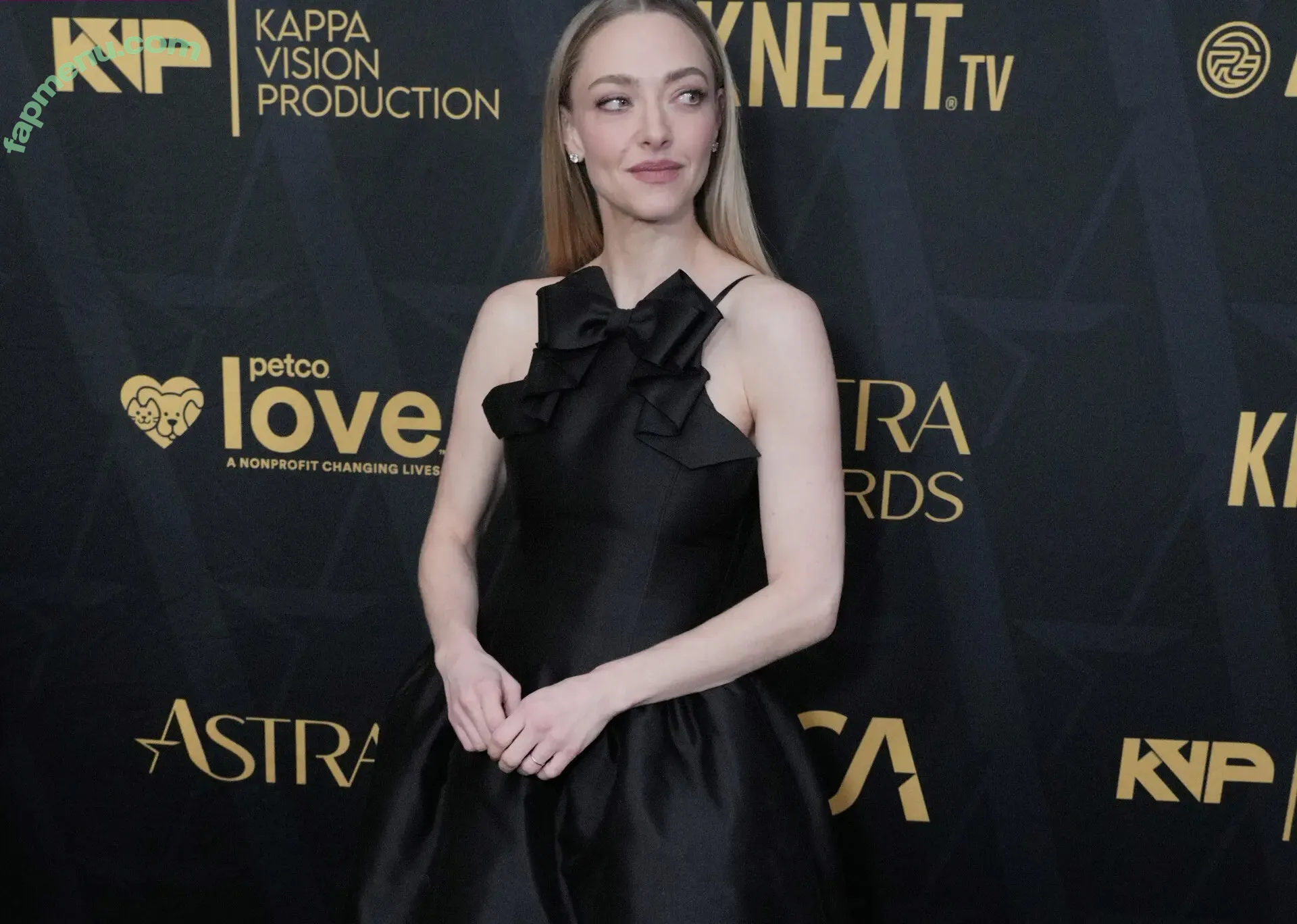 Amanda Seyfried nude photo #1300 (AmandaSeyfried / mingey)