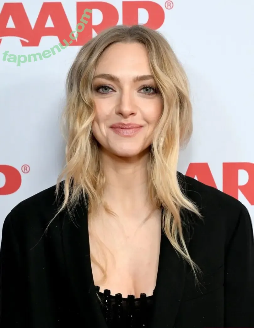 Amanda Seyfried nude photo #1305 (AmandaSeyfried / mingey)