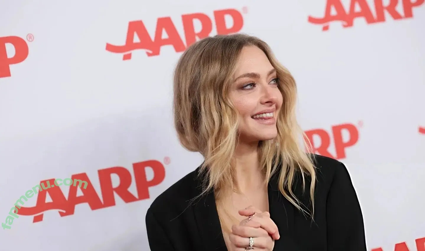 Amanda Seyfried nude photo #1310 (AmandaSeyfried / mingey)