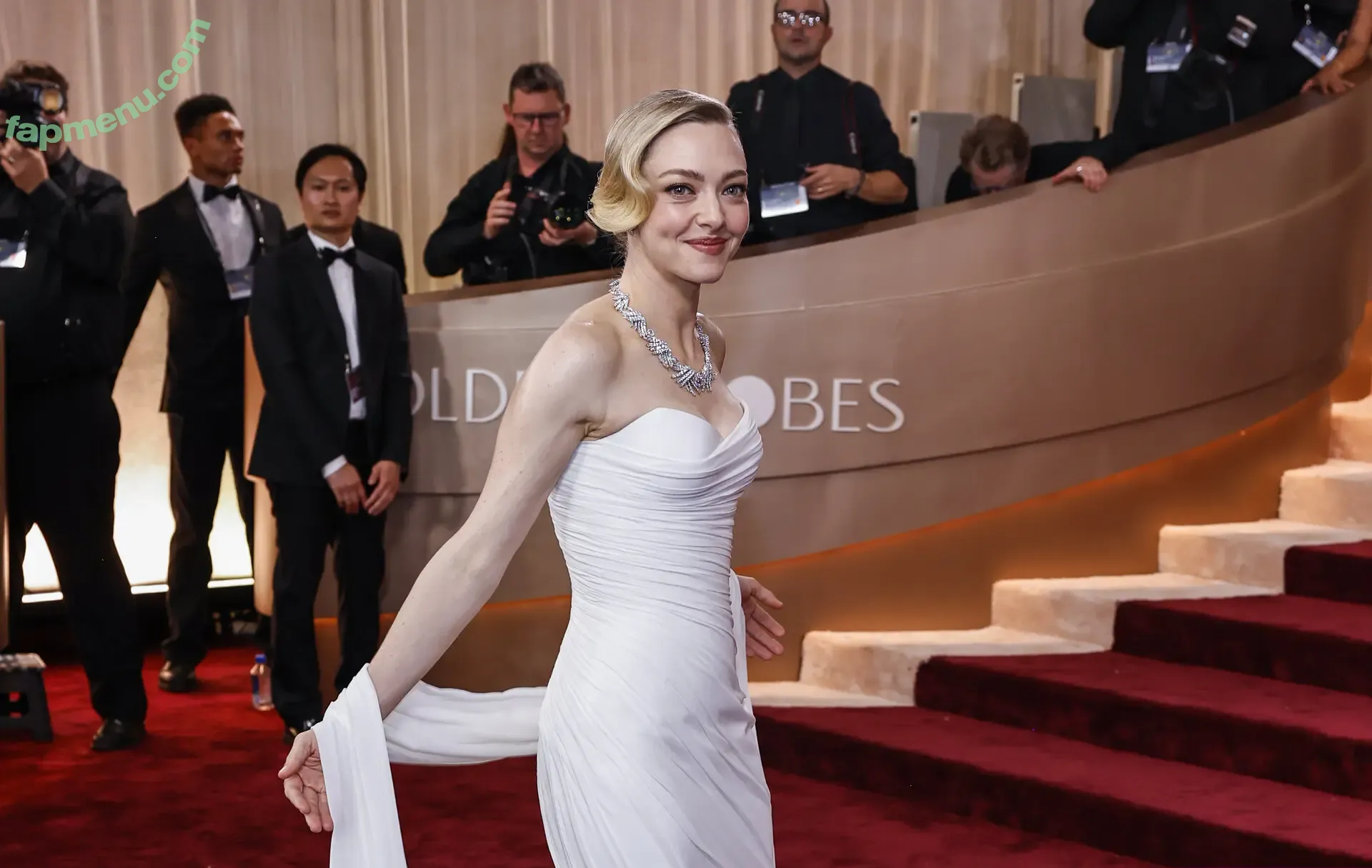 Amanda Seyfried nude photo #1323 (AmandaSeyfried / mingey)