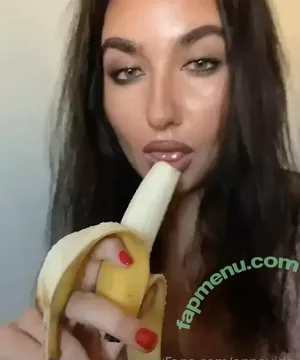 amandalacroix / amandalacroix93 nude photo #0002