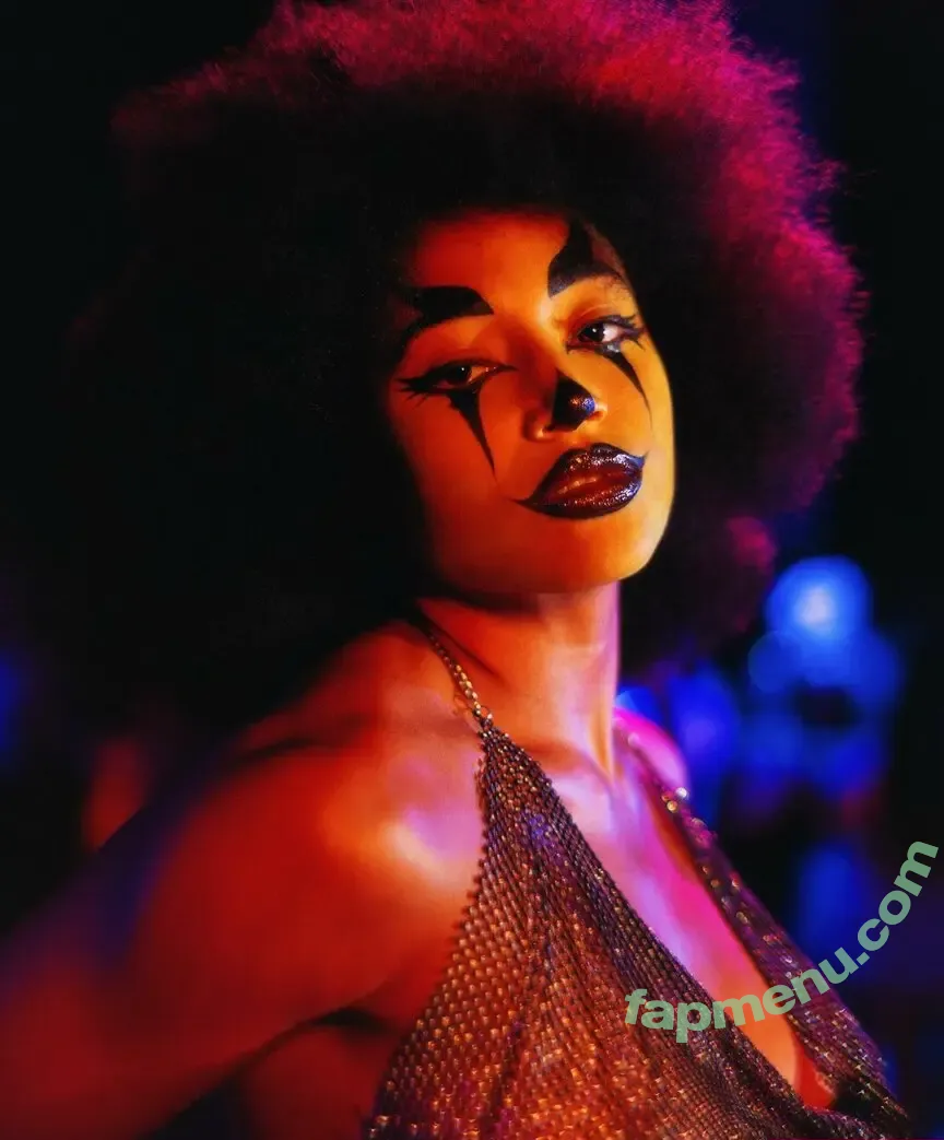 Amandla Stenberg nude photo #0135 (amandlastenberg)