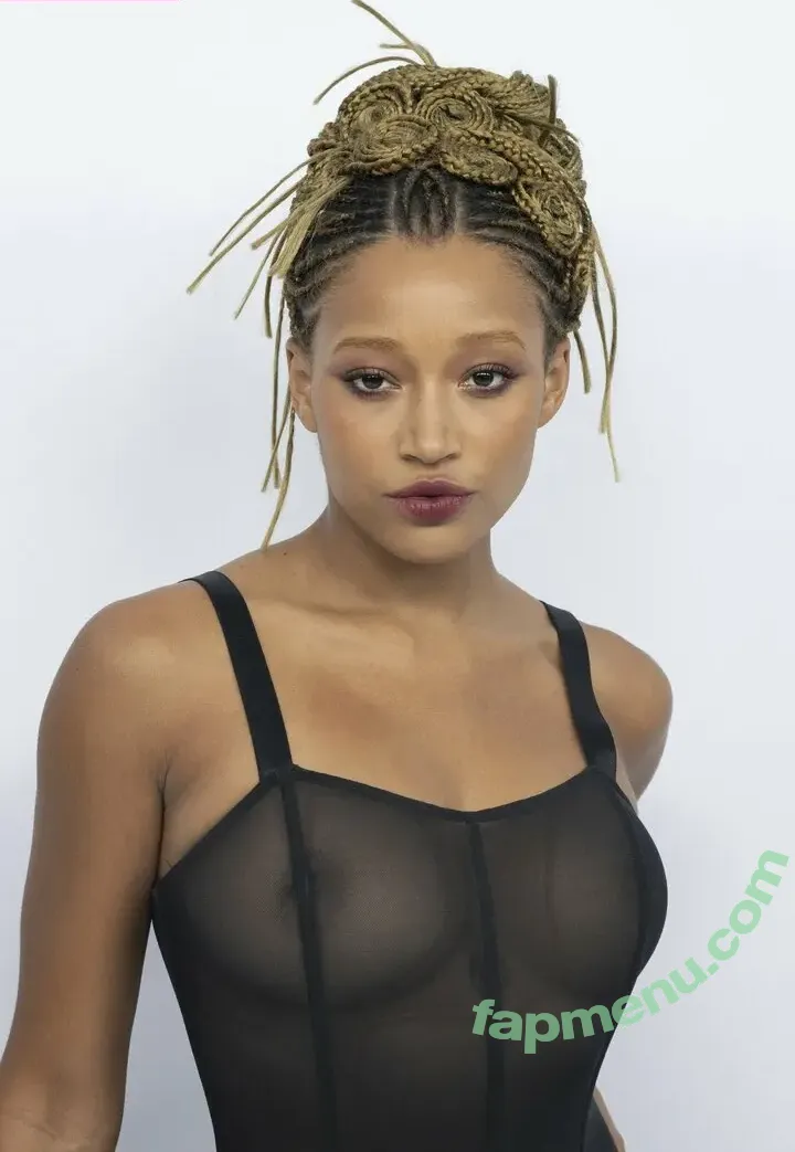 Amandla Stenberg nude photo #0163 (amandlastenberg)
