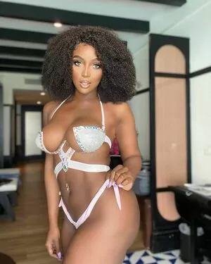 Amara La Negra / amaralanegraaln nude photo #0087