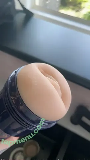 amateuraussie / Sarahsbutton / aussarah1 / crunchymoist nude photo #0596