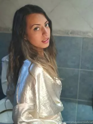 amayasornioficial / aniahsamia_ nude photo #0013
