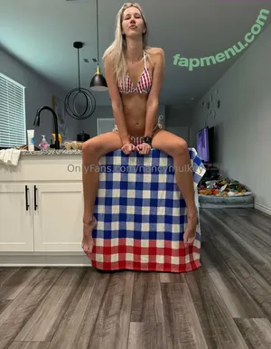 Amazon Allie / Amazonalli32 / alliephunter nude photo #0128