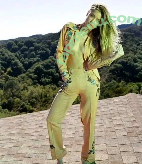Amber Heard nude photo #1090 (Amberheard / Simp Chat / realamberheard)