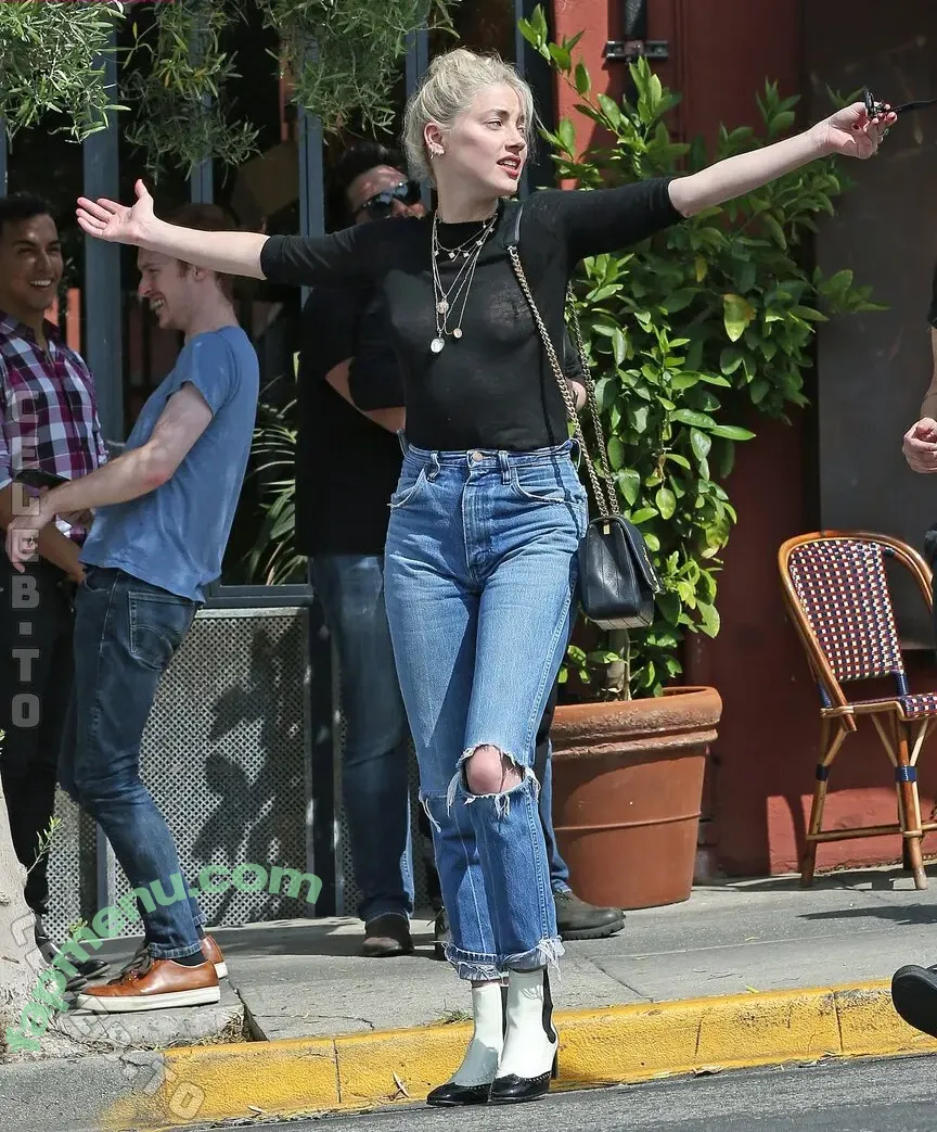 Amber Heard nude photo #1149 (Amberheard / Simp Chat / realamberheard)