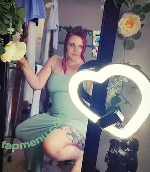 amber.mae73 / whatismae nude photo #0005