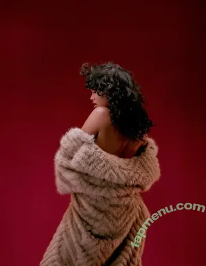 Amber Mark / instagramber nude photo #0002