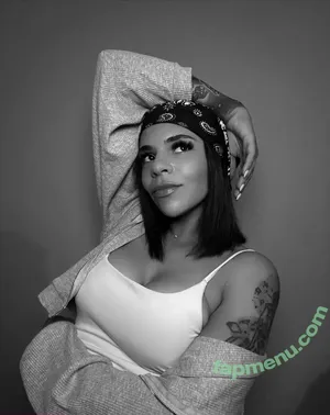 Amber Reacts / ambercharity5 nude photo #0056