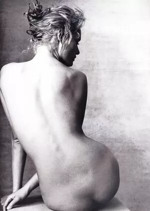 Amber Valletta / ambervalletta nude photo #0004