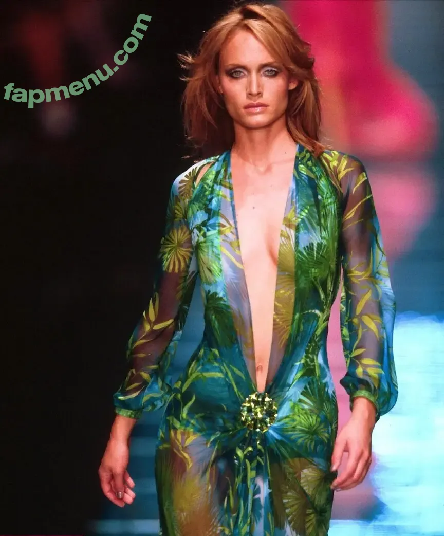 Amber Valletta nude photo #0019 (ambervalletta)